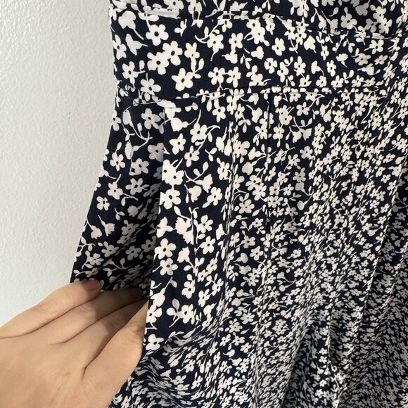 NWT J. Crew Jumpsuit 10 / M Wide Leg Floral Smocked Navy Blue White Sleeveless - Picture 5 of 12